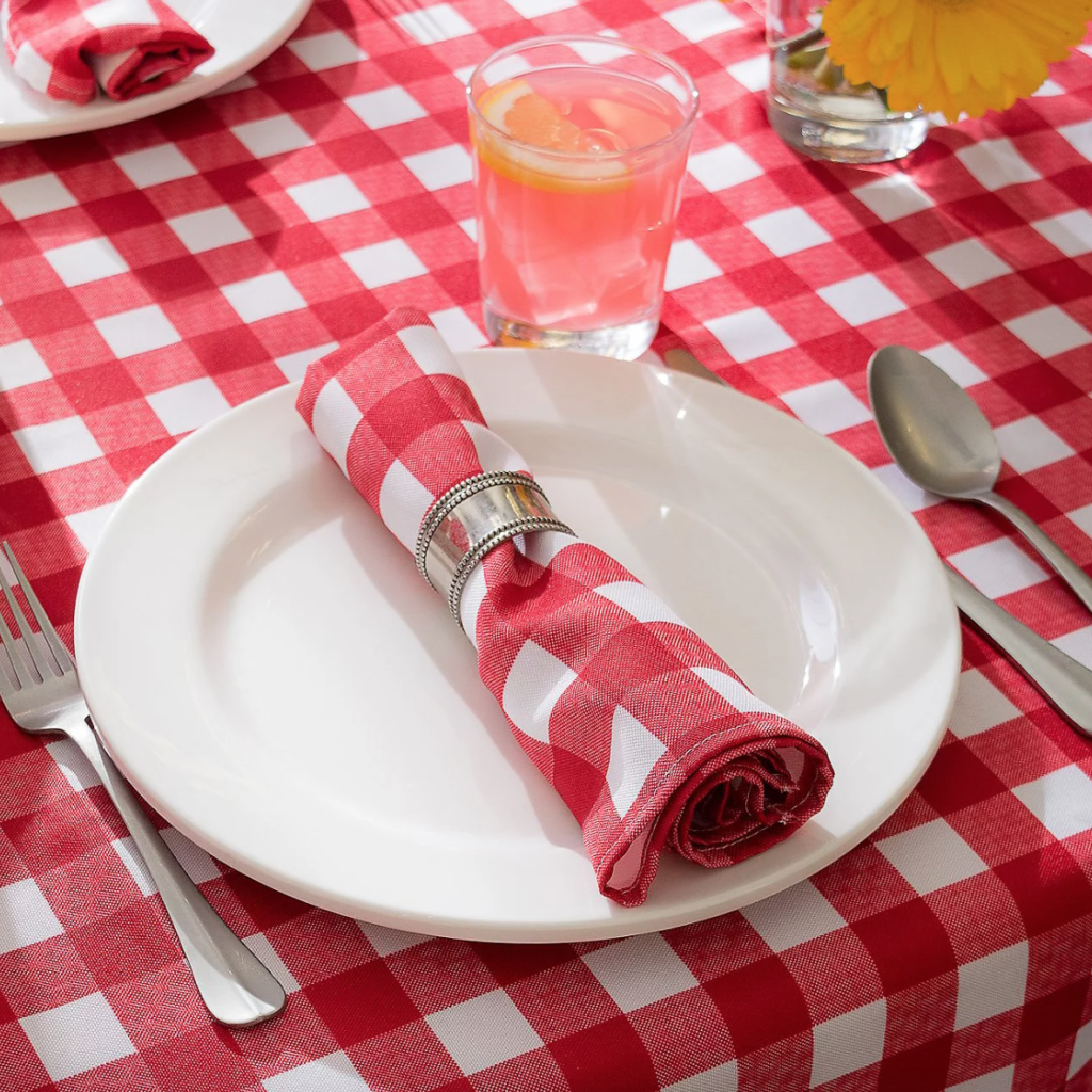 tablecloth for backyard bbq