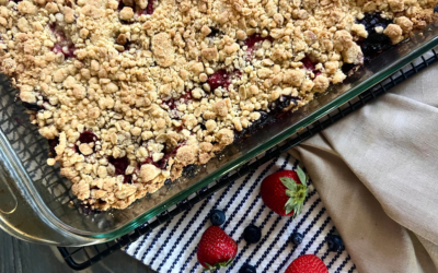 5-Ingredient Mixed Berry Dump Cake